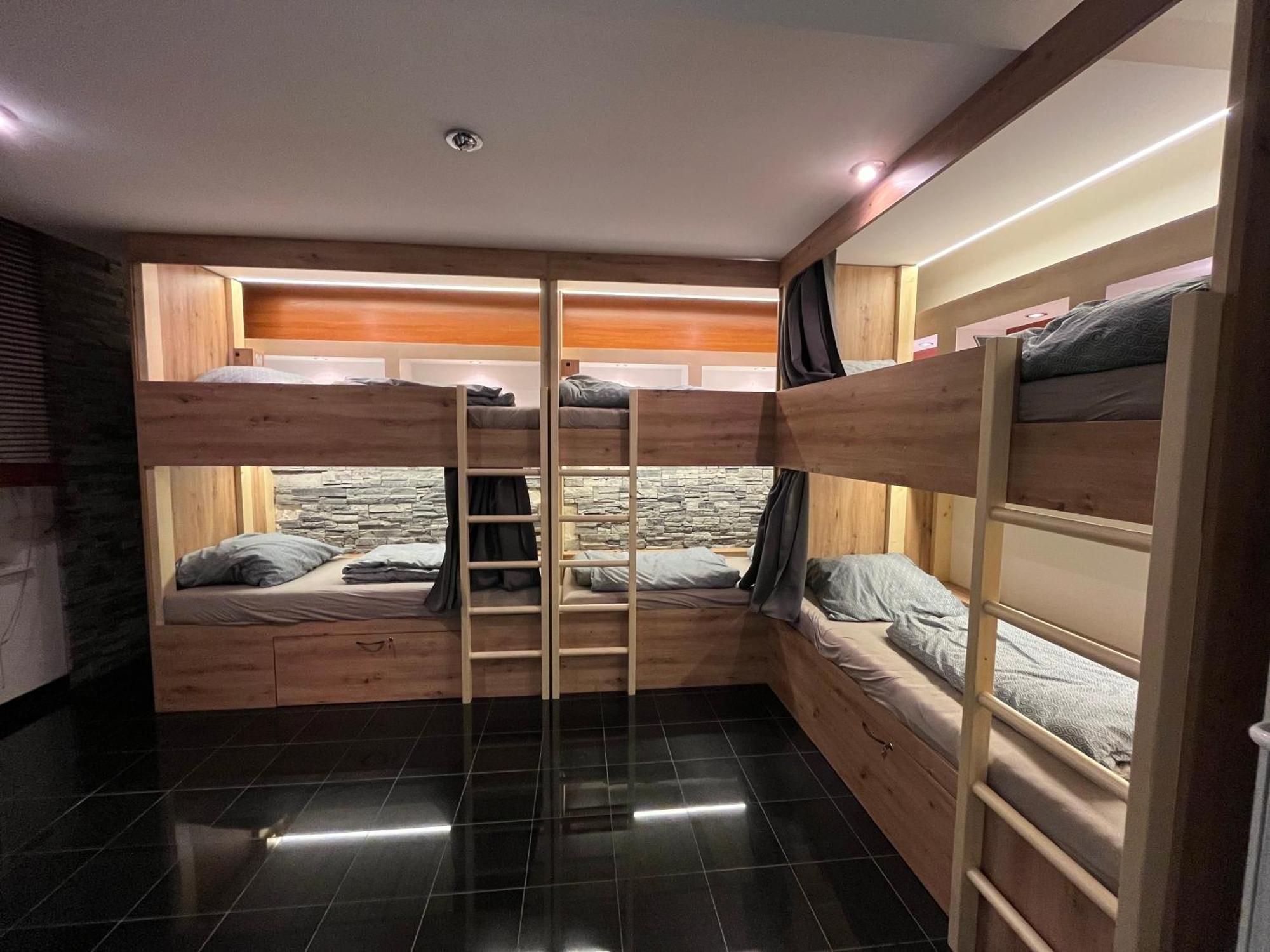 Zen Zone Hostel Bratislava Eksteriør bilde