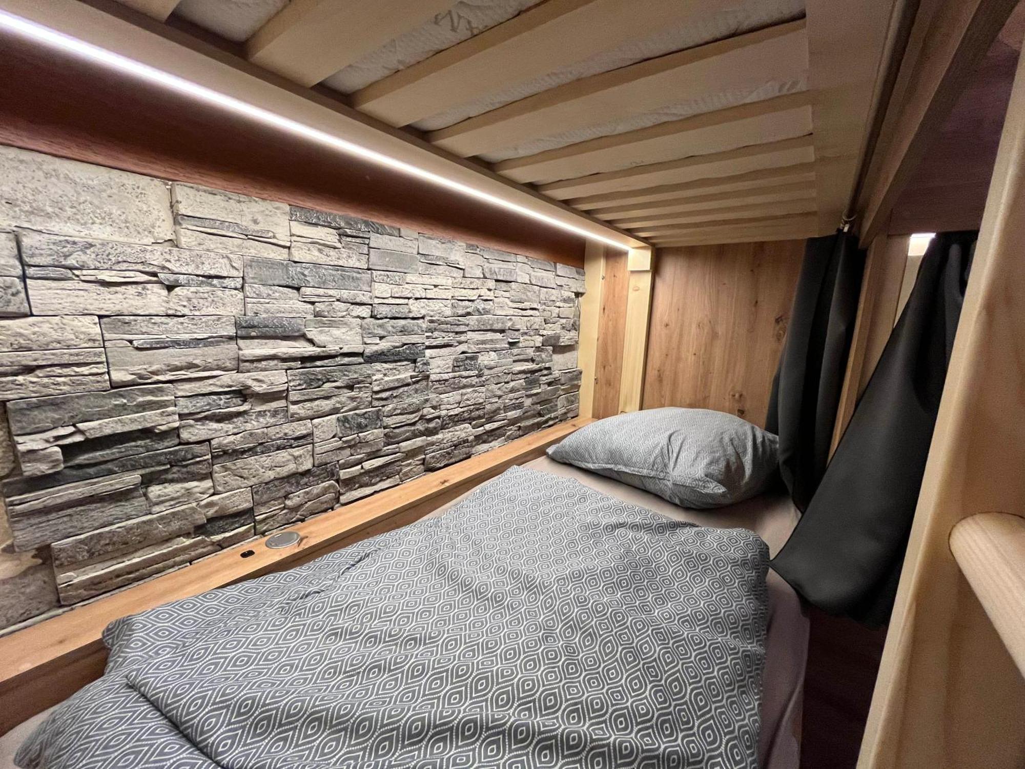 Zen Zone Hostel Bratislava Eksteriør bilde