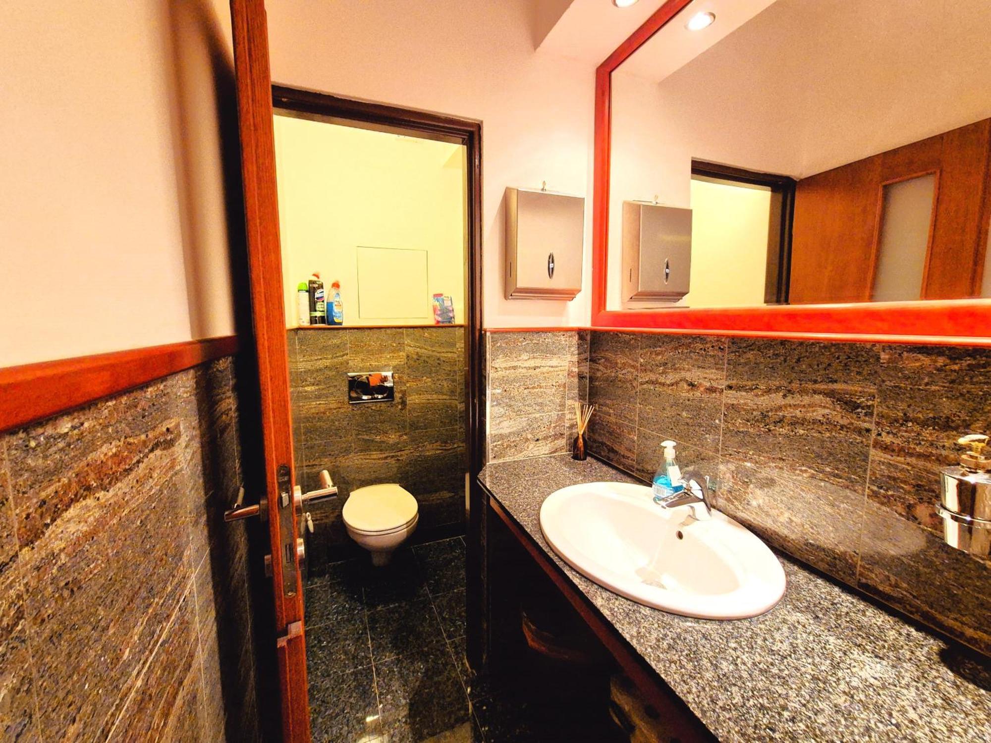 Zen Zone Hostel Bratislava Eksteriør bilde